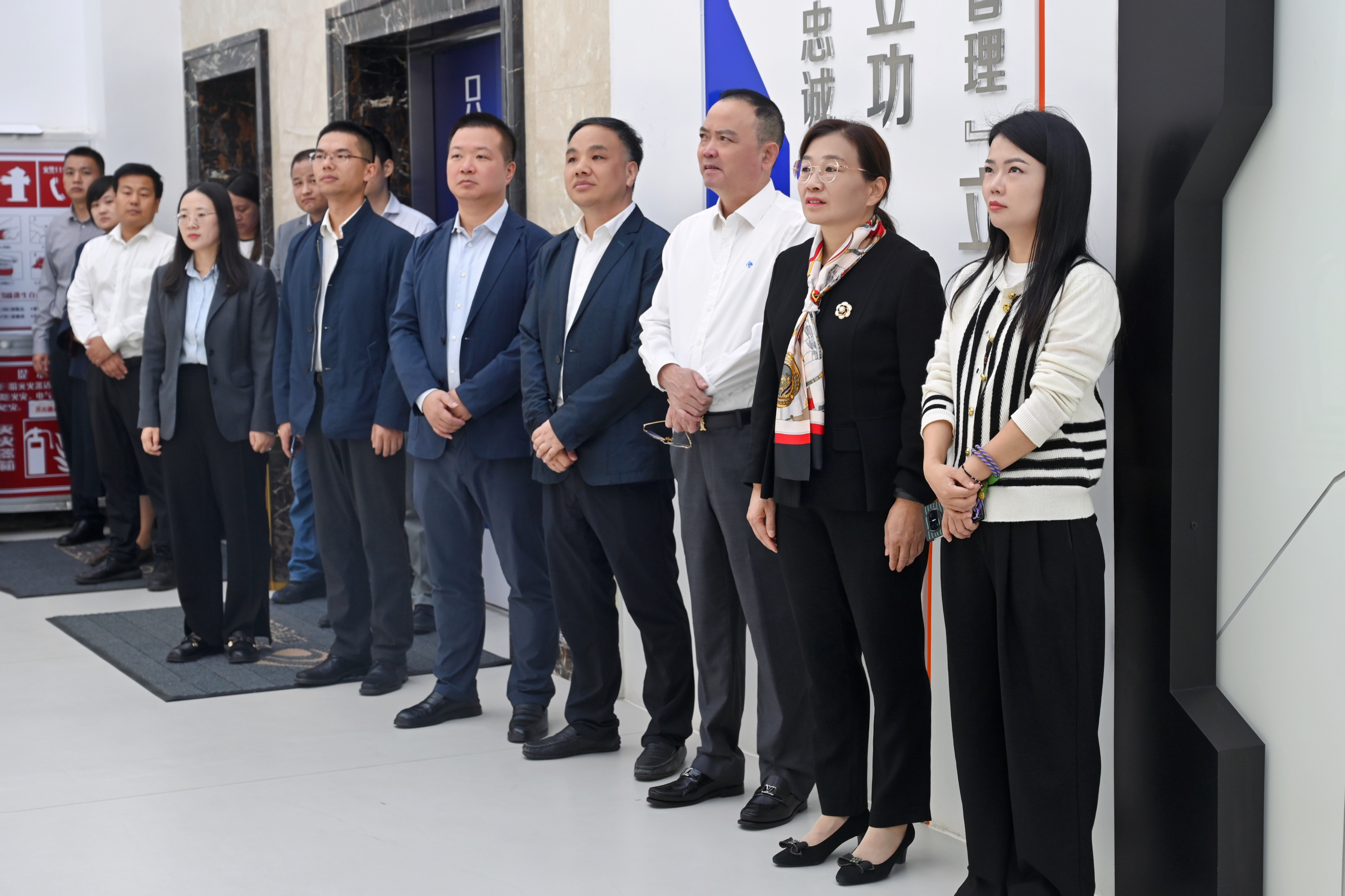 市委常委、市纪委书记、市监委主任张静红带队调研人生就是博官网股份