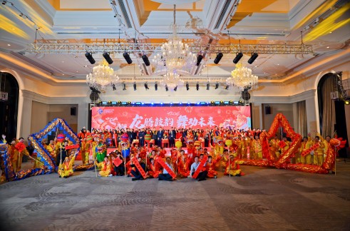 辰龙闹元宵丨舞龙翻飞 ，战鼓铿锵，擂响高质量发展奋进号角